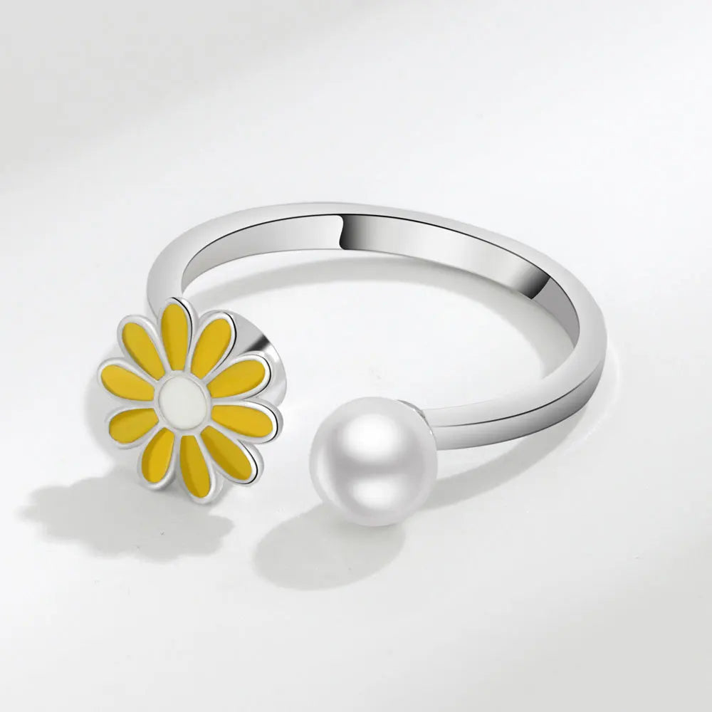 Adjustable Yellow Daisy Spinner Ring