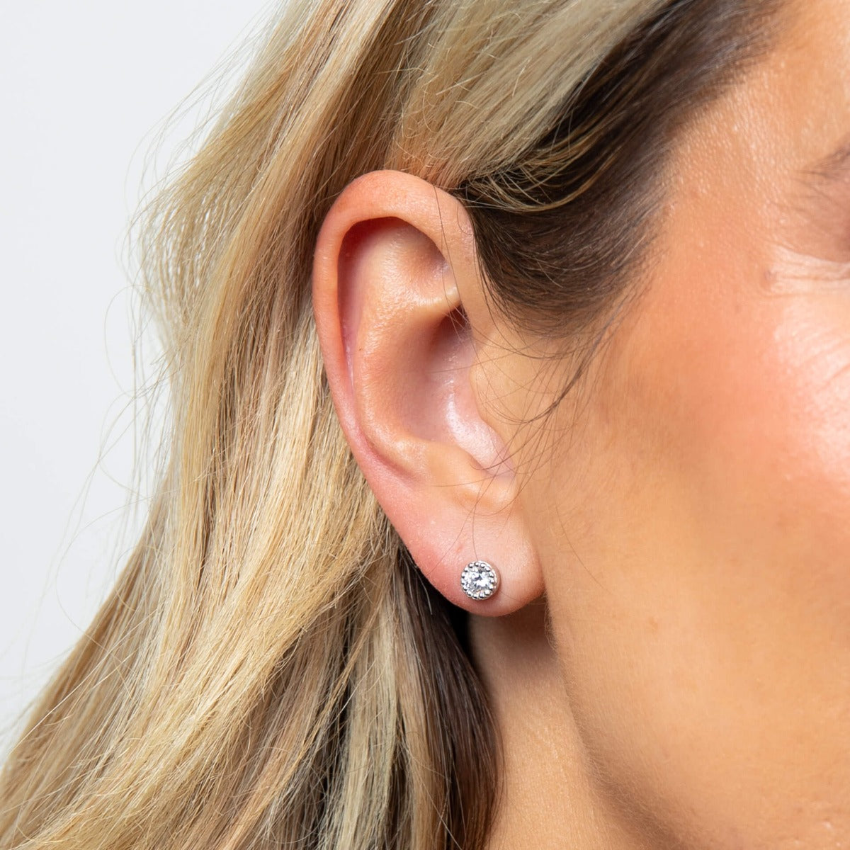 Beginnings Millegrain Edge Round Stud Earrings
