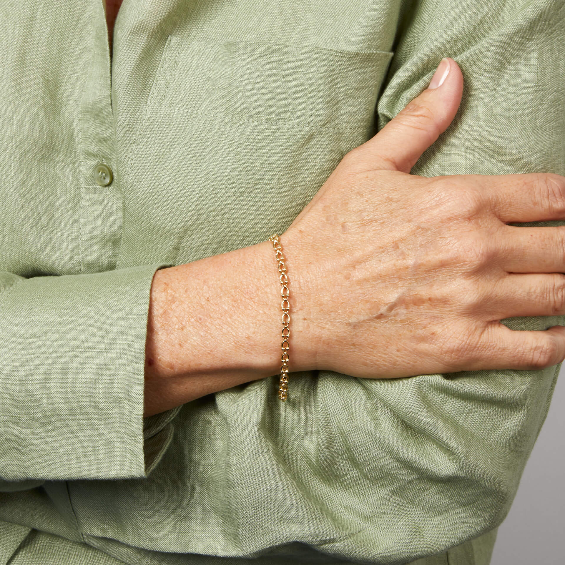 Elements Gold Oval Link Bracelet