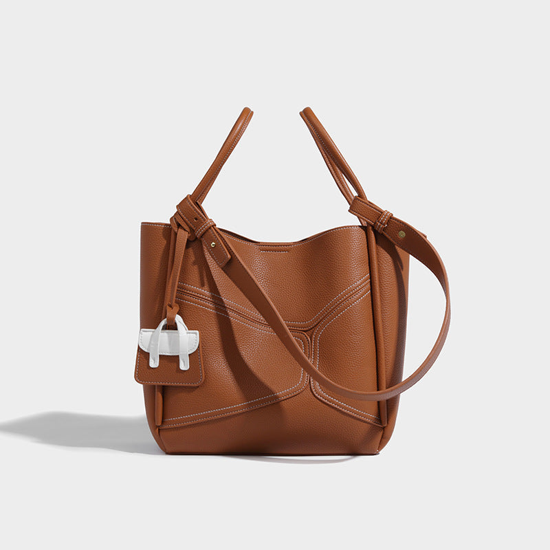 Lässige große Handtasche mit Schultergurt / Umhängetasche