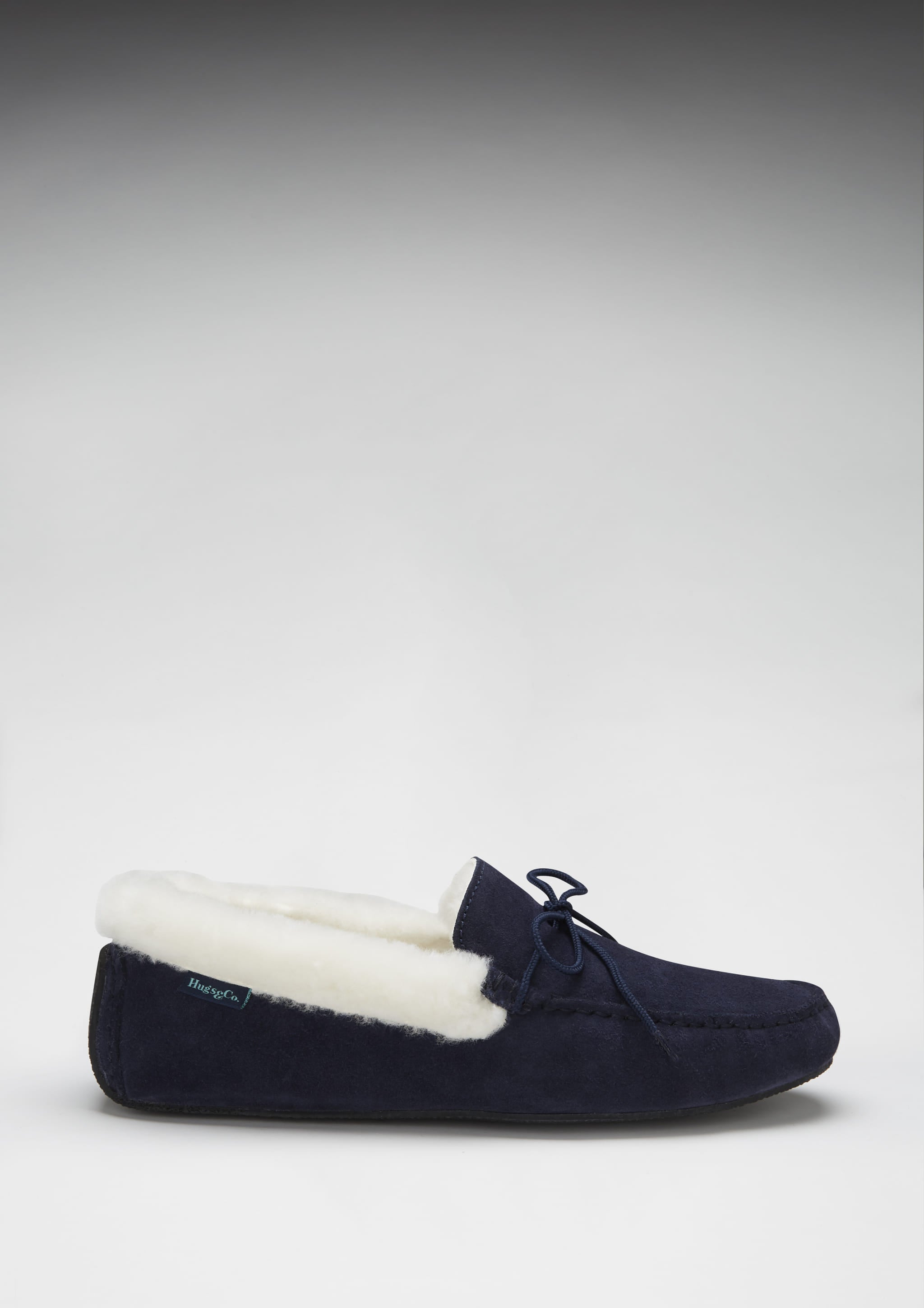 Hausschuhe, Lammfell, marineblaues Wildleder
