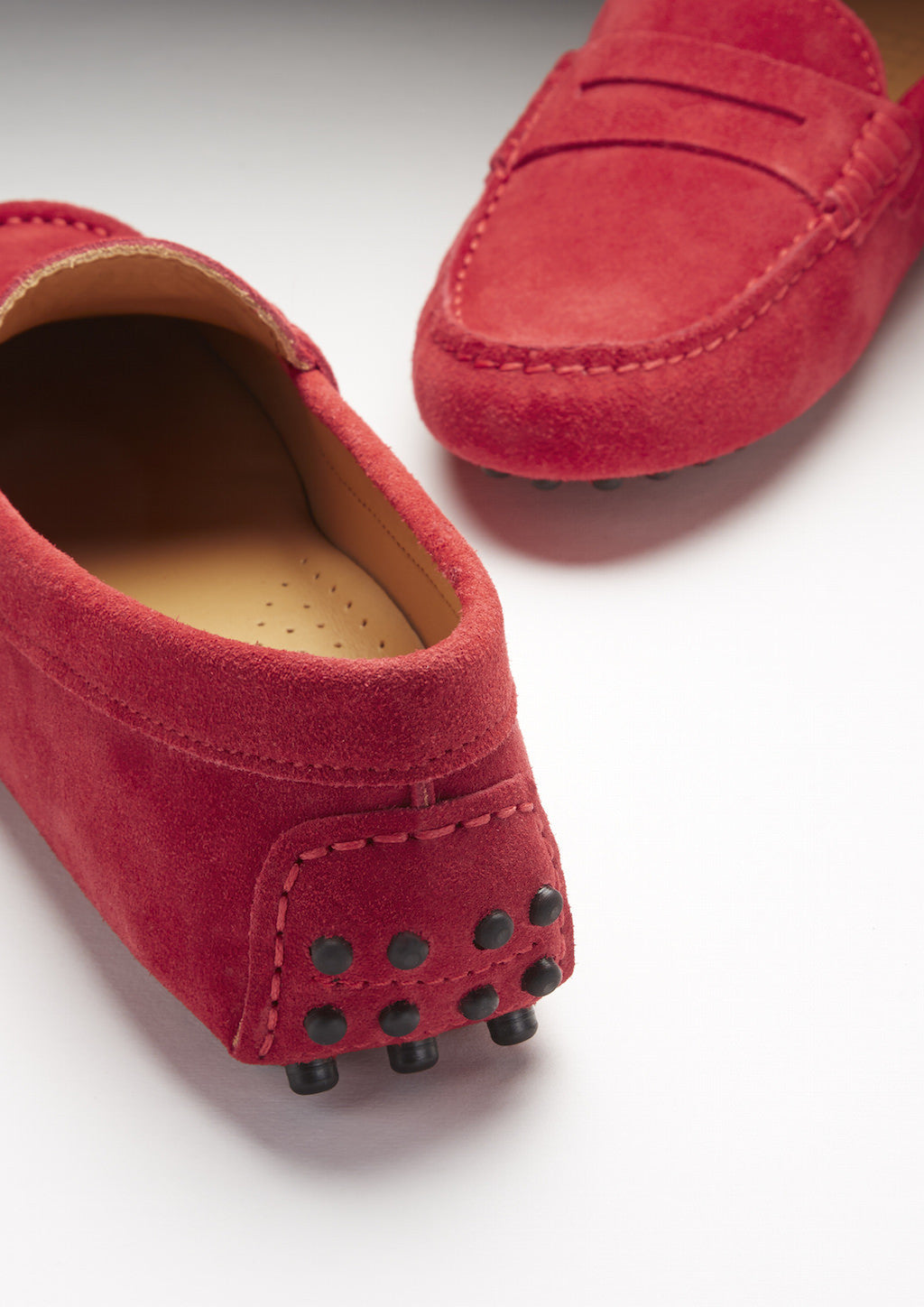 Penny Slipper aus rotem Wildleder für Damen