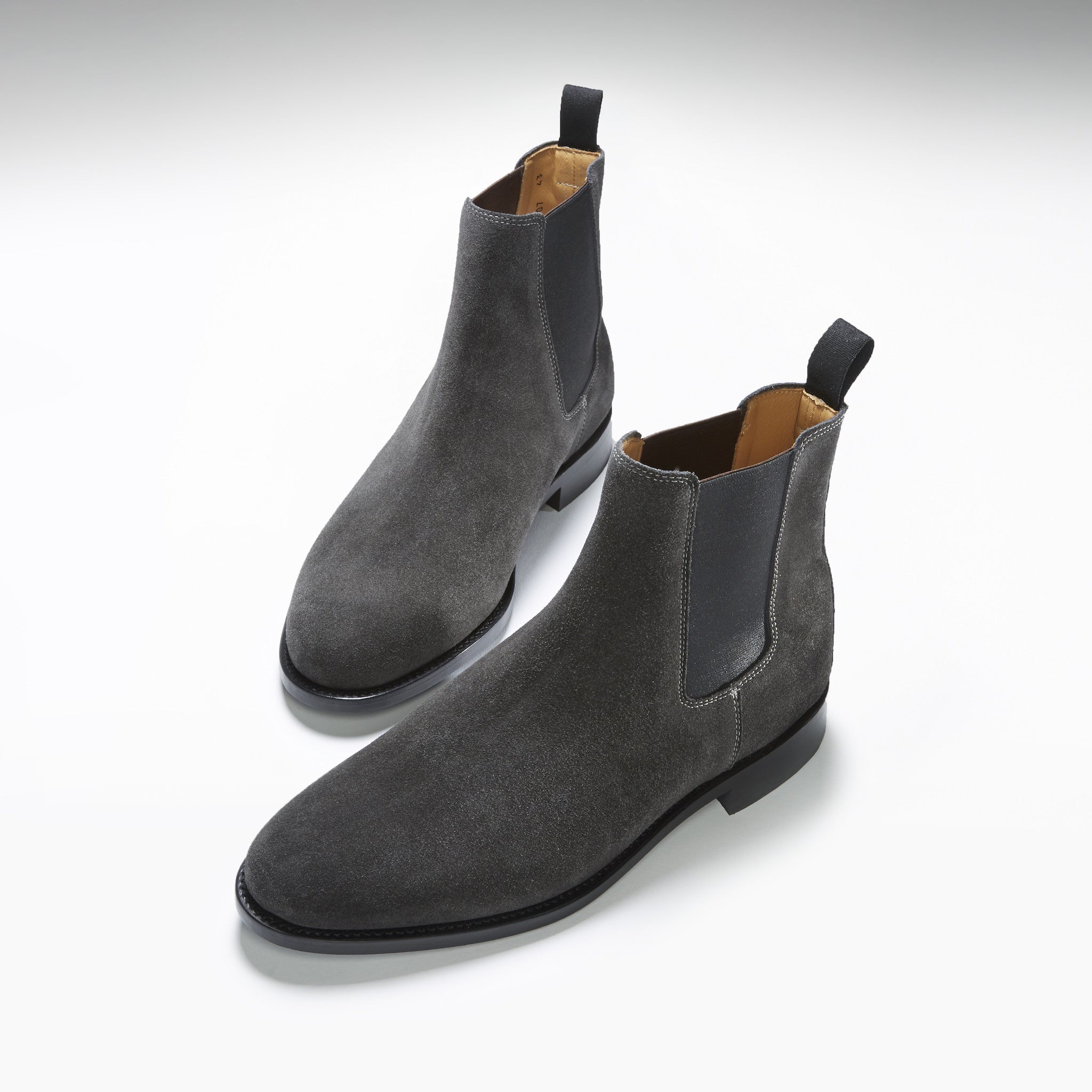 Graue Chelsea Boots aus Wildleder, rahmengenähte Ledersohle