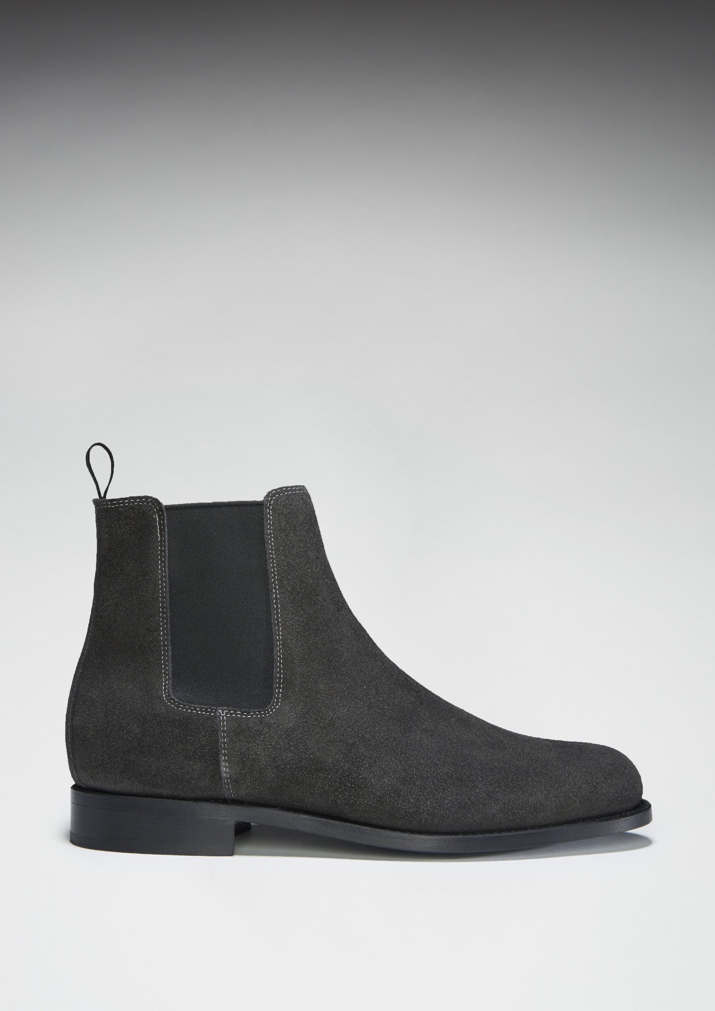 Graue Chelsea Boots aus Wildleder, rahmengenähte Ledersohle