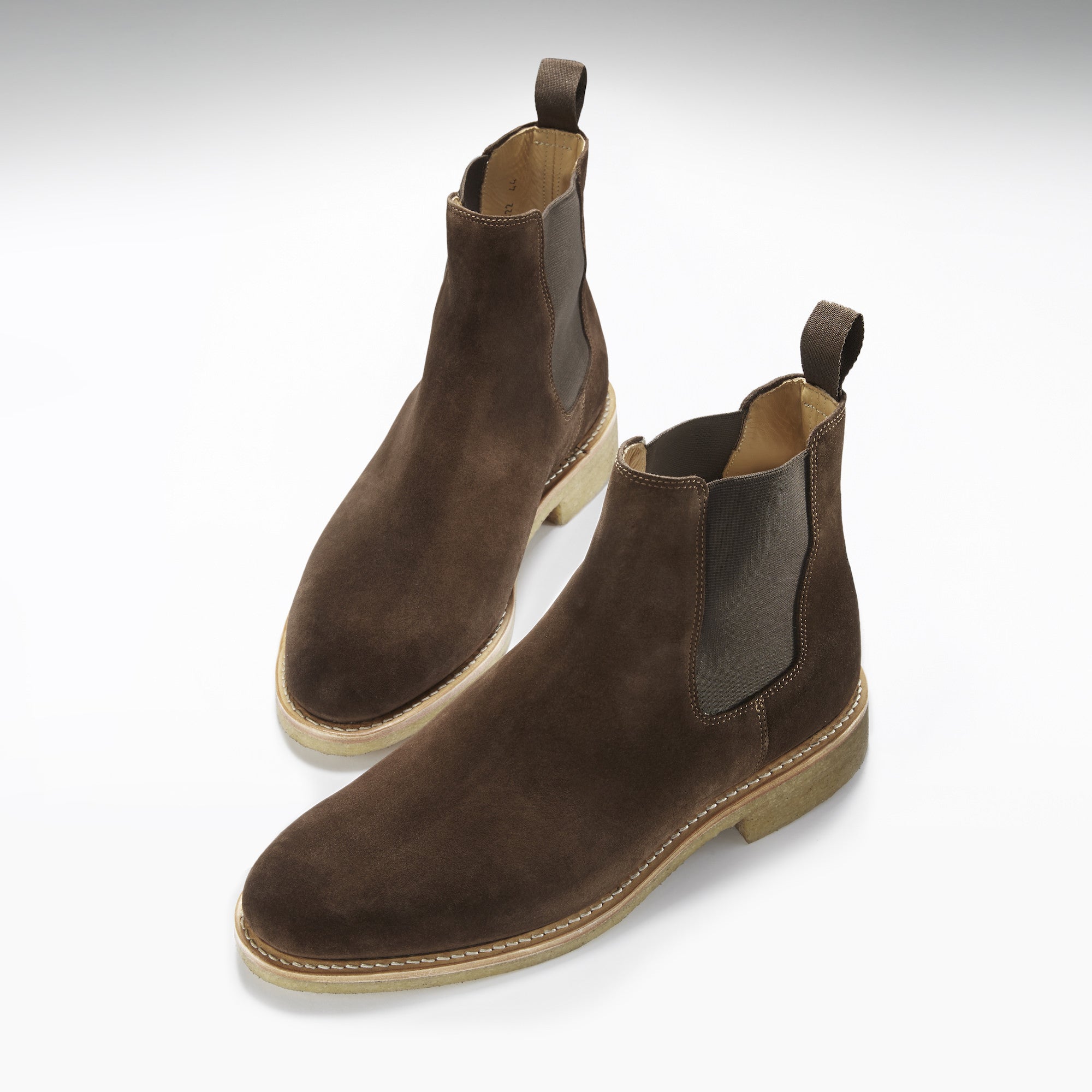 Braune Chelsea-Boots aus Wildleder, mit Kreppsohle rahmengenäht
