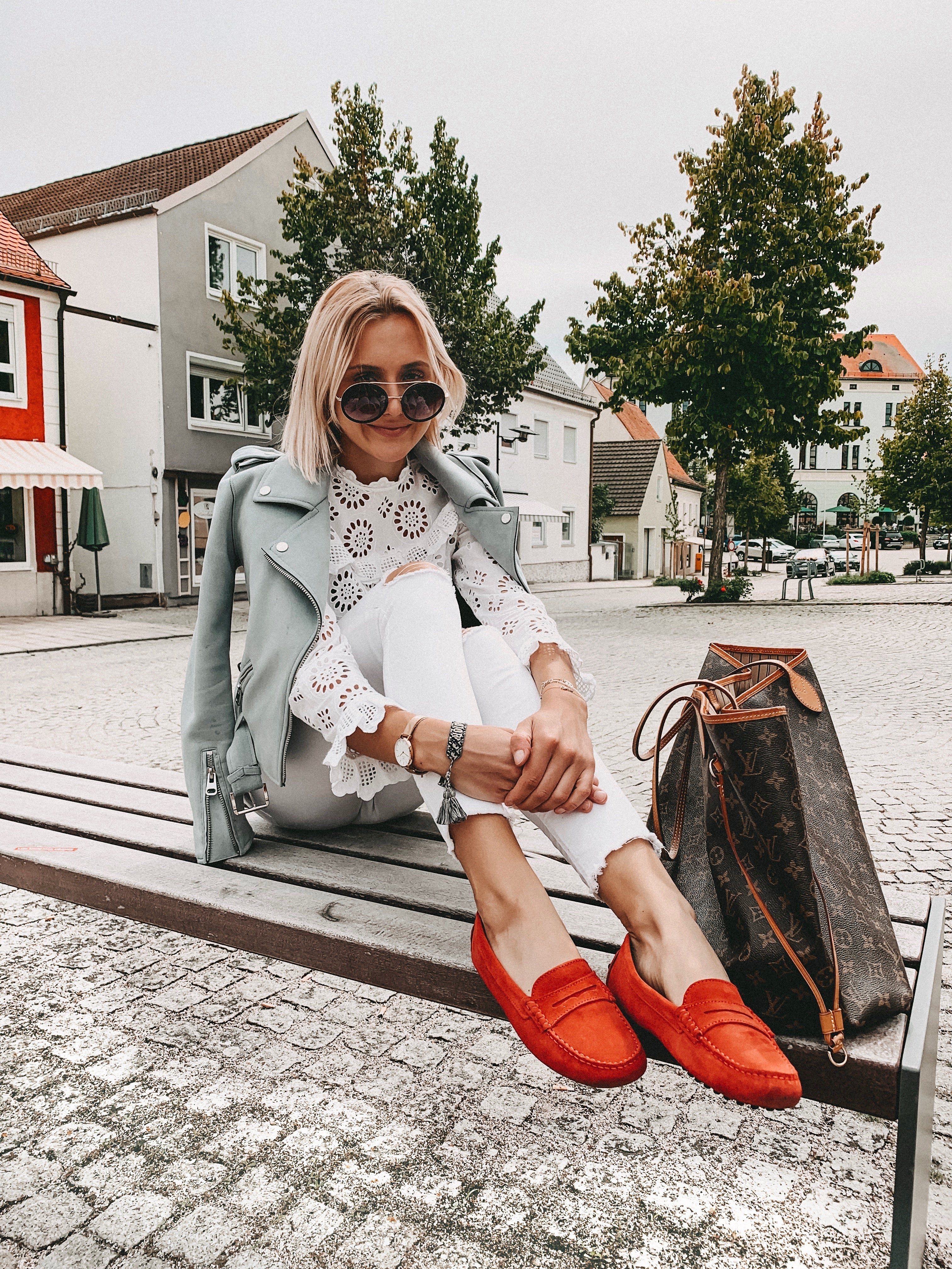Penny Slipper aus rotem Wildleder für Damen