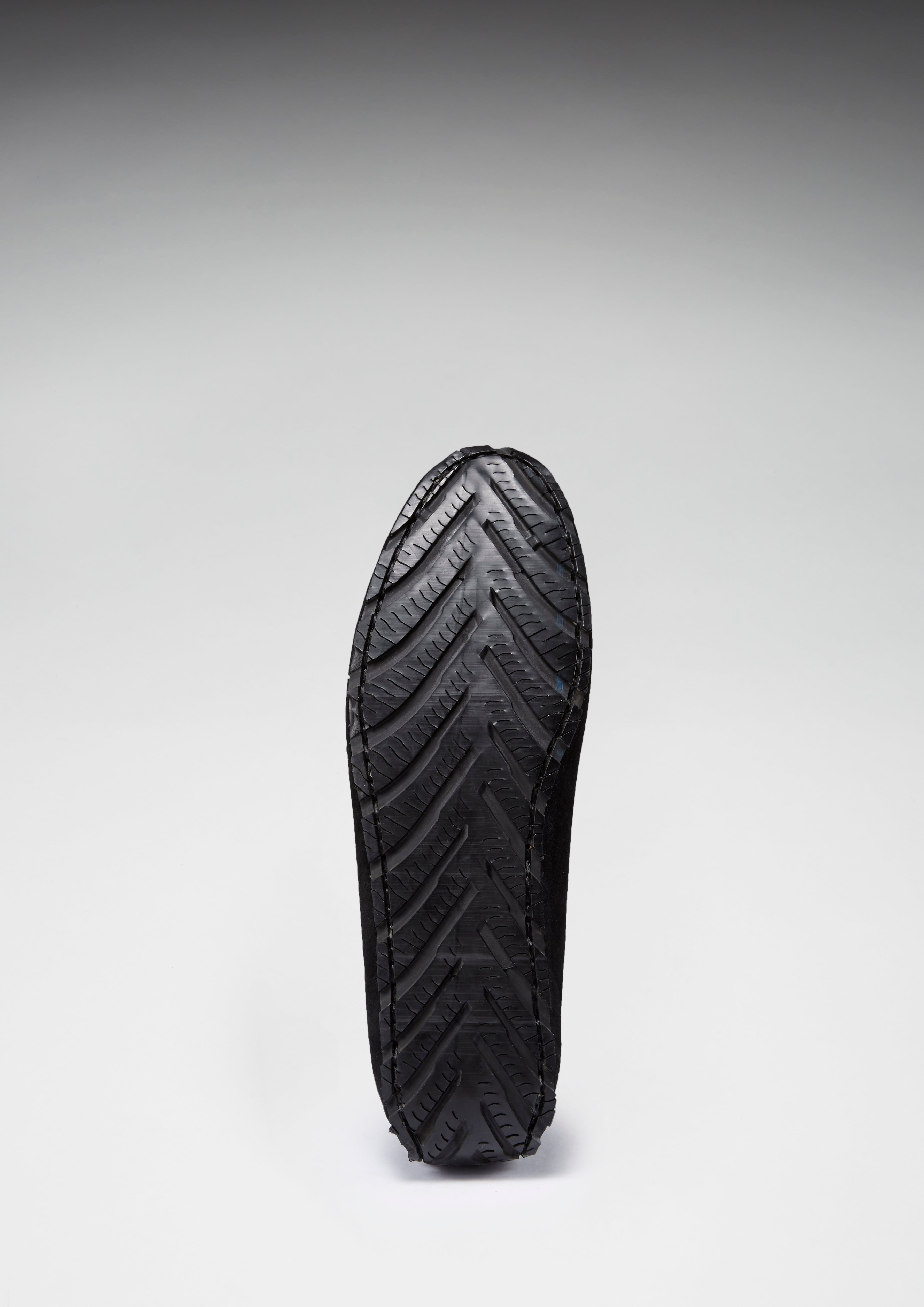 Tyre Sole Slipper mit Schnürung, Wildleder schwarz