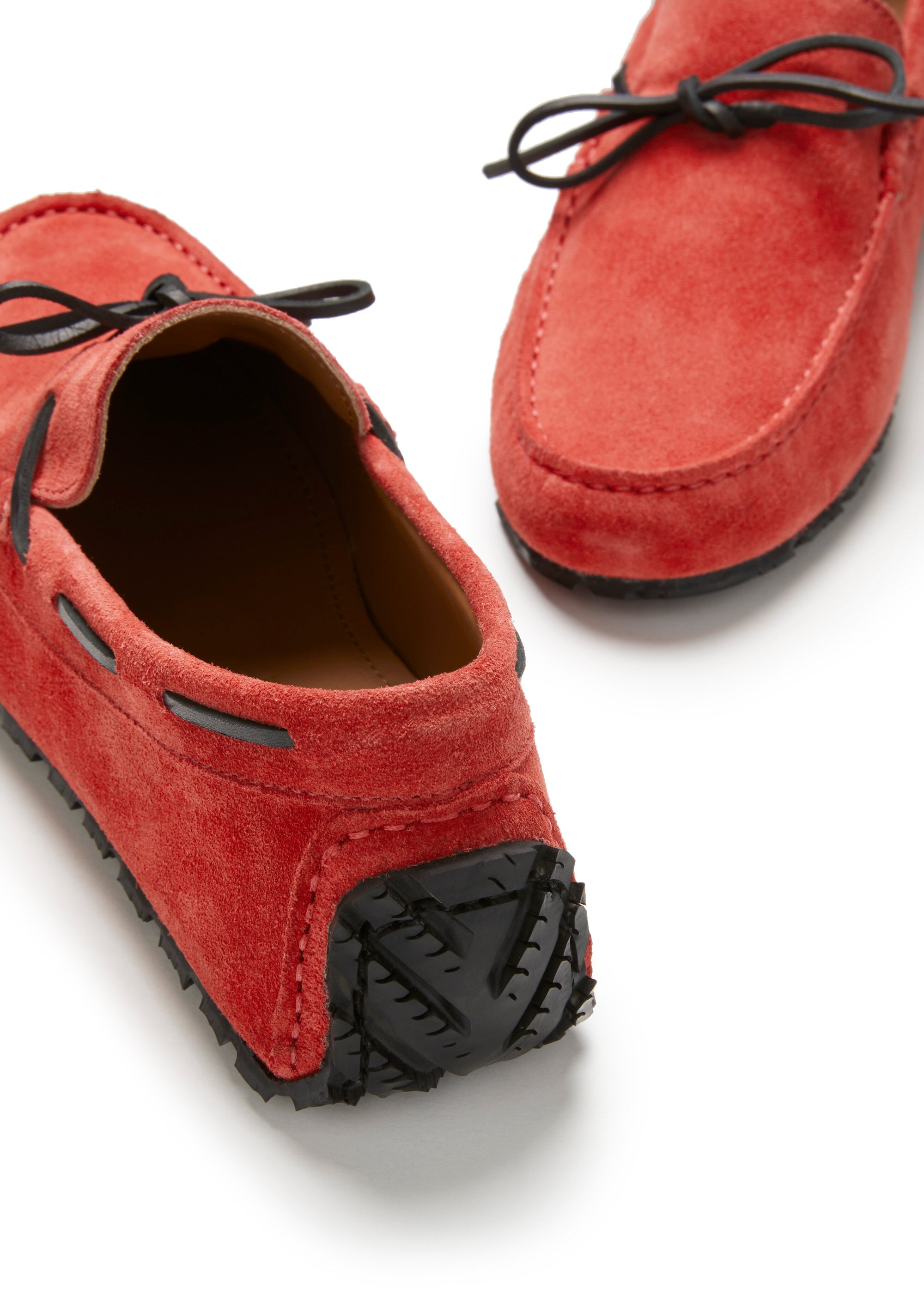 Schnür-Slipper mit Reifenprofil-Sohle aus rotem Veloursleder
