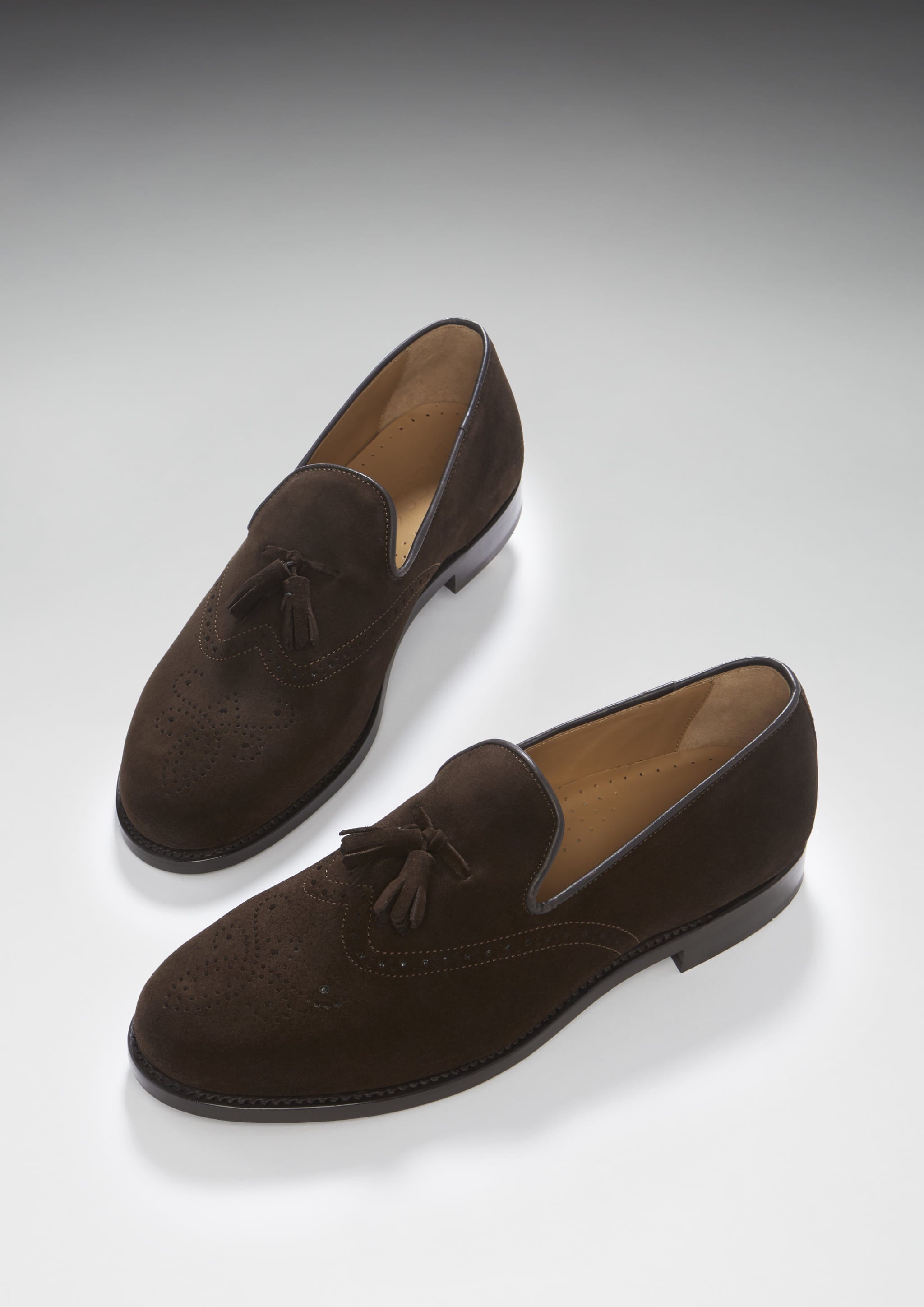 Braune Wildleder-Brogues mit Quasten, rahmengenähte Lederlaufsohle