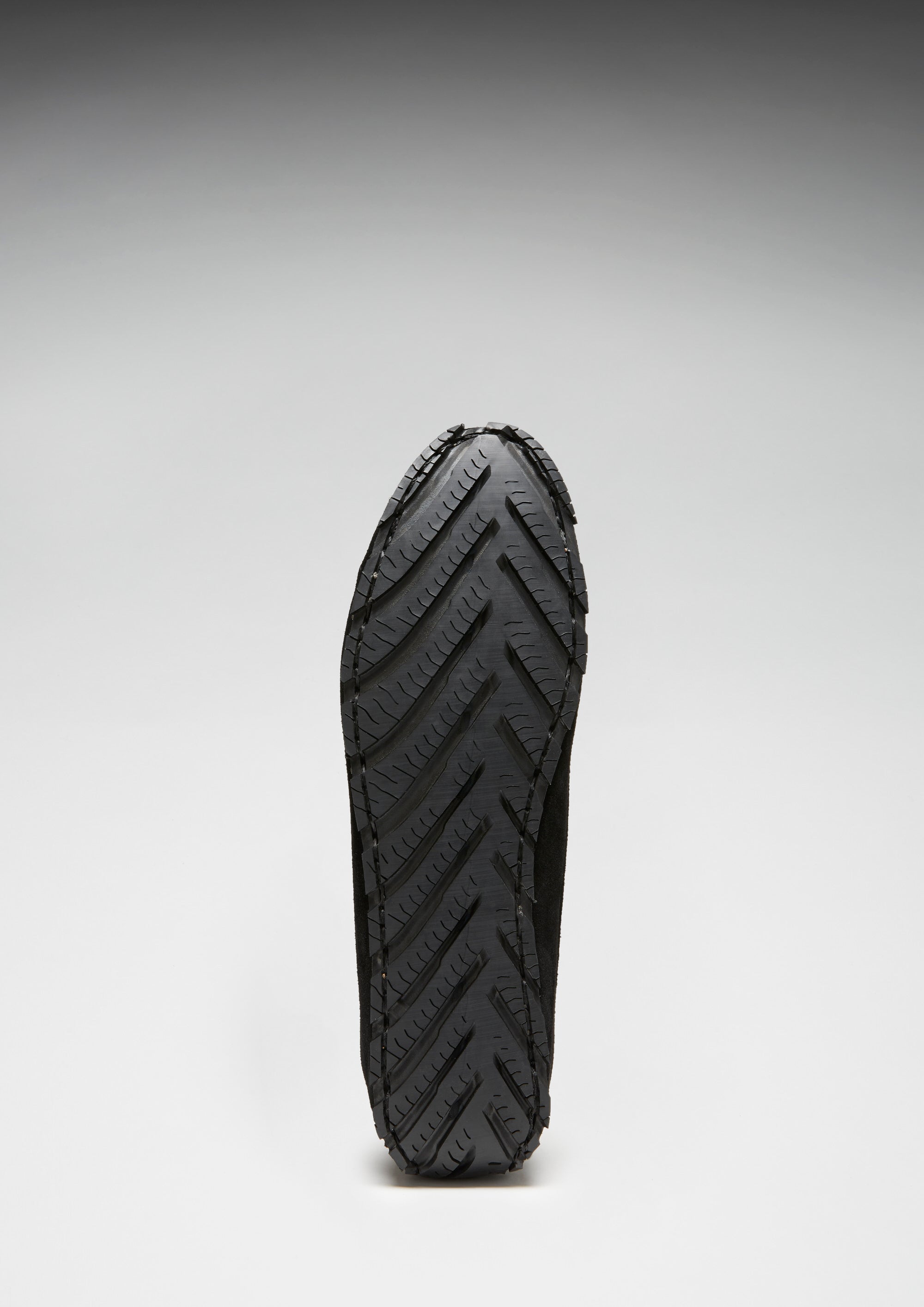 Damen-Pennyloafer mit Reifensohle, schwarzes Wildleder