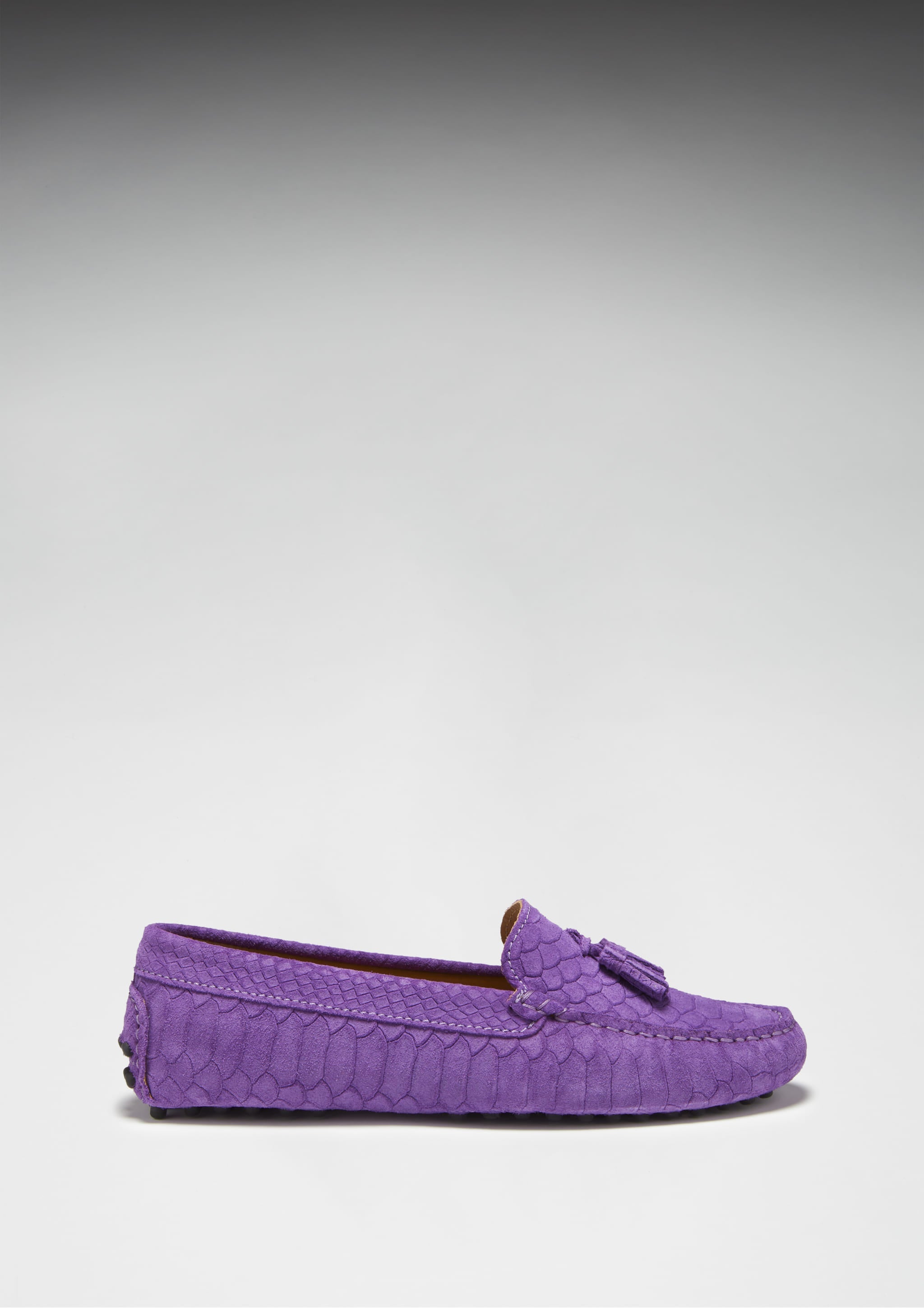 Damen-Slipper mit Quasten, aus geprägtem Veloursleder in Lila
